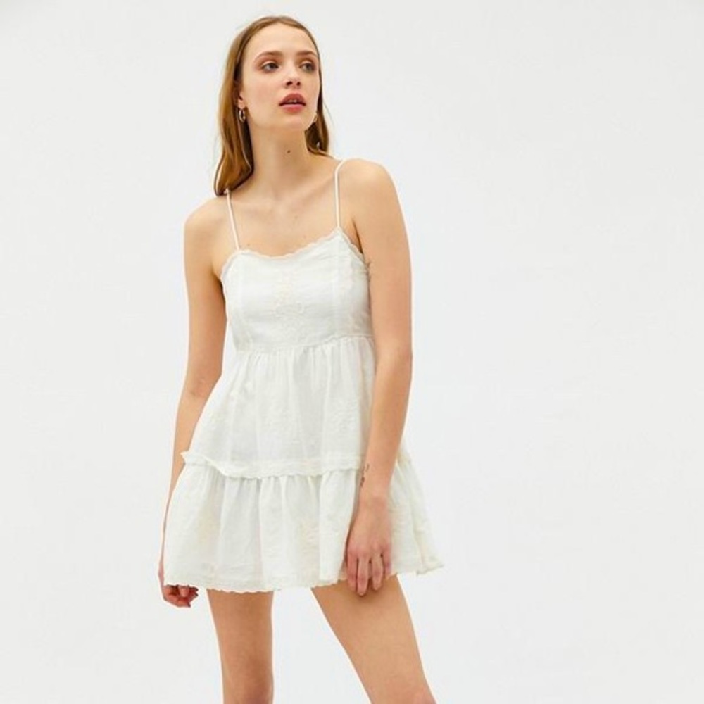 NEW UO HANNA Embroidered Mini Dress in white
